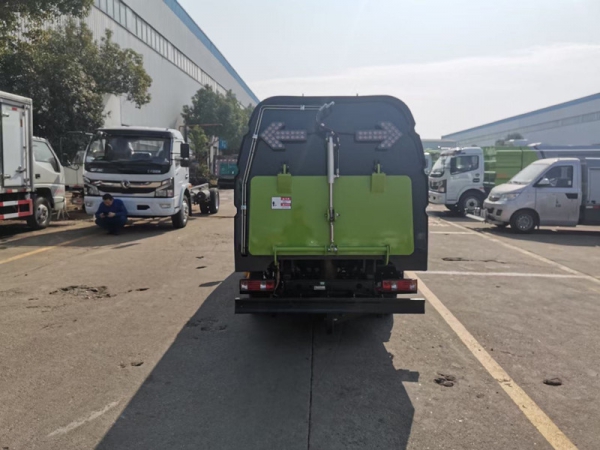 長安小型掃路車（0.5方水罐，1.5方塵罐）