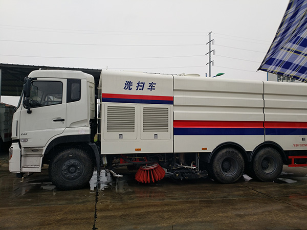 東風(fēng)天龍洗掃車(國V)