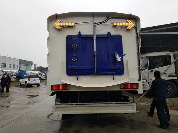 東風(fēng)天龍洗掃車(國V)