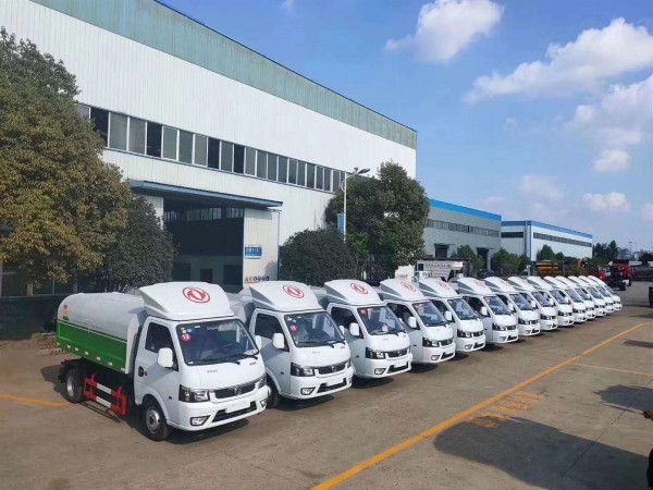 東風(fēng)途逸國六3~4方密封垃圾車