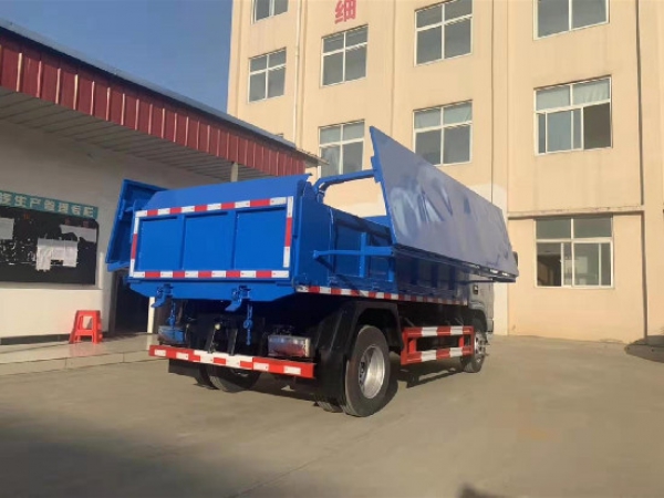 東風(fēng)小多利卡國六藍牌5方自卸式垃圾車