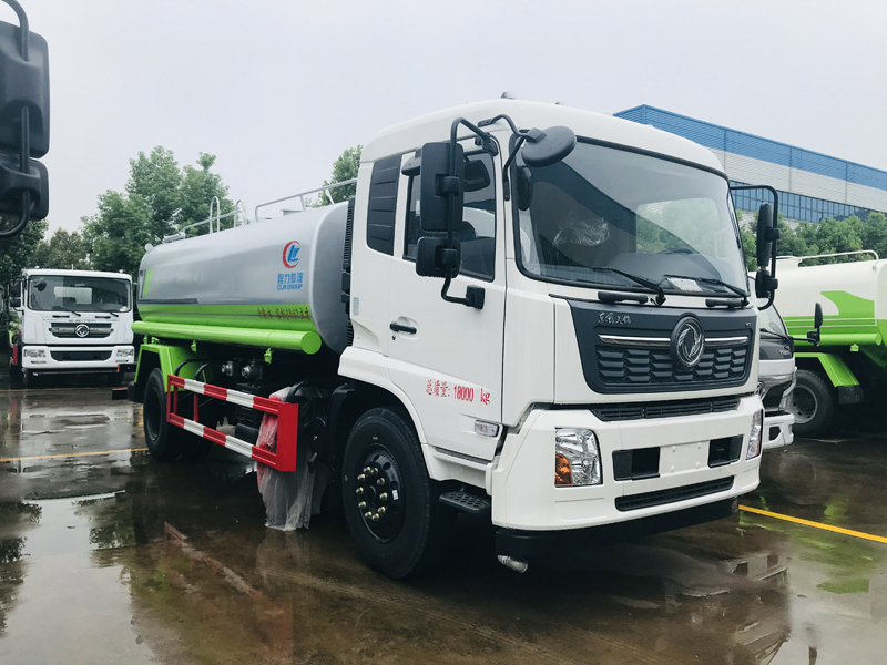 國(guó)六14噸東風(fēng)天錦灑水車(chē)