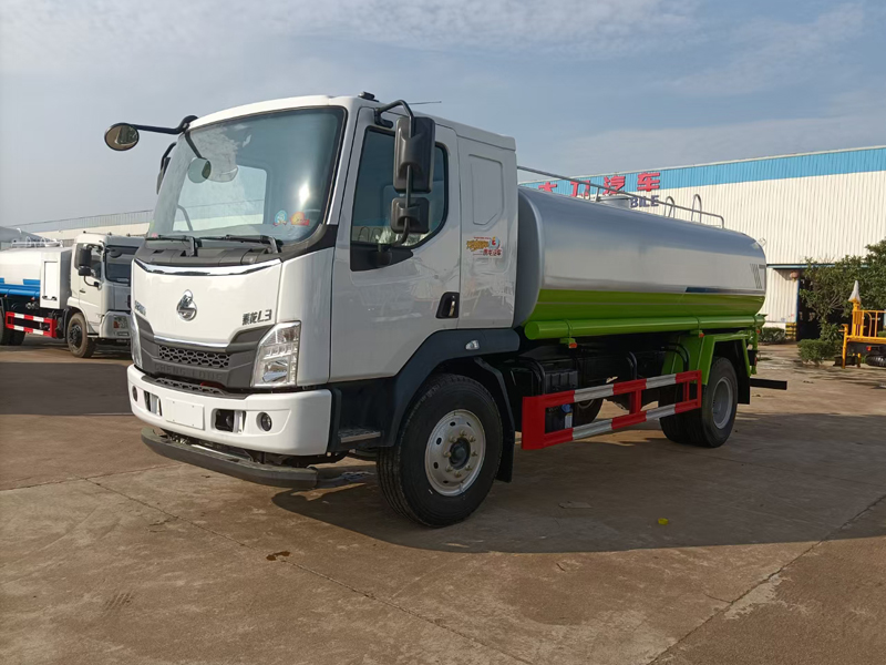 東風(fēng)柳汽15噸灑水車(chē)
