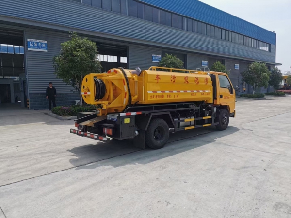 江鈴順達5方清洗吸污車,地下室專用
