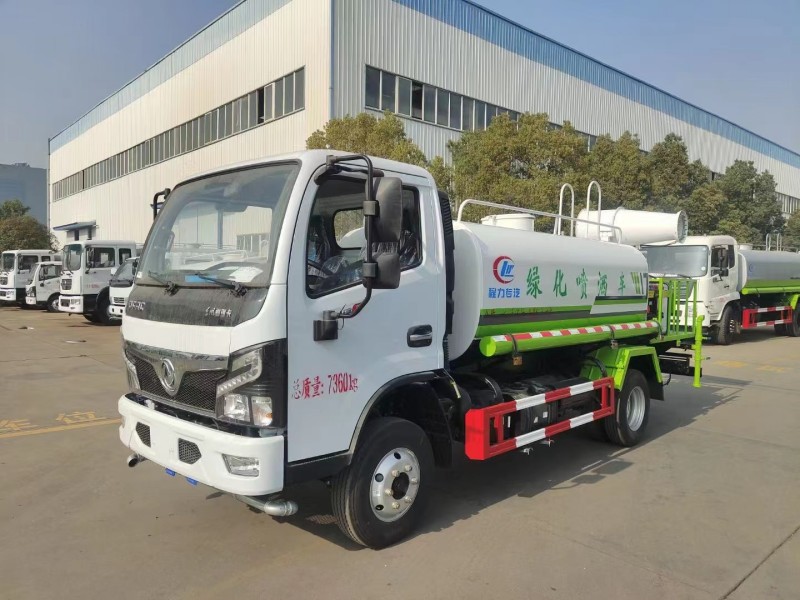 小多利卡5噸綠化噴灑車(chē)，30米打藥車(chē)